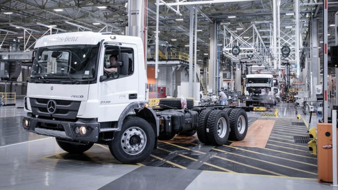 Industria de camiones de Mercedes Benz