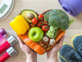 imagen de un corazón con verduras mixtas